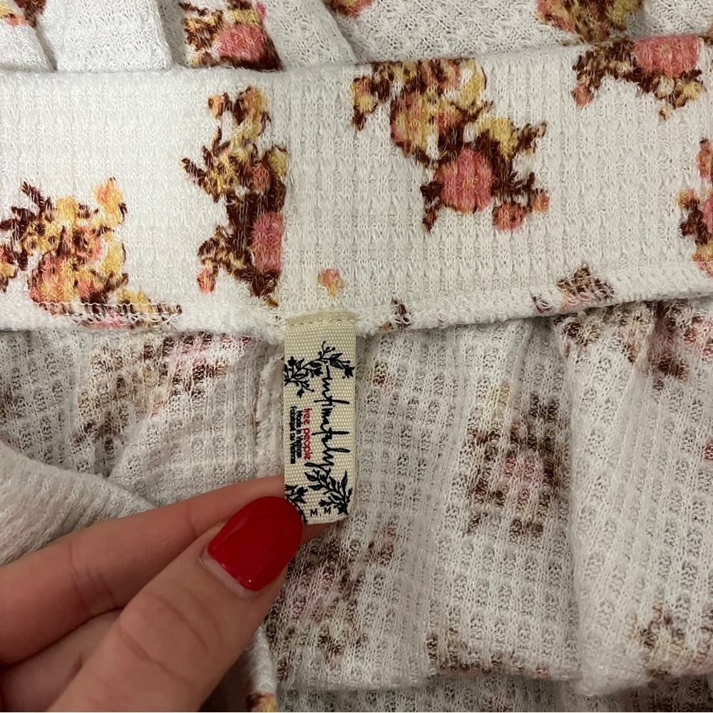 Free People Intimately One of The Girls Print Shorts - Picture 5 of 5